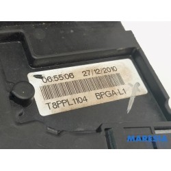 Peugeot - 5008 - Fuse box