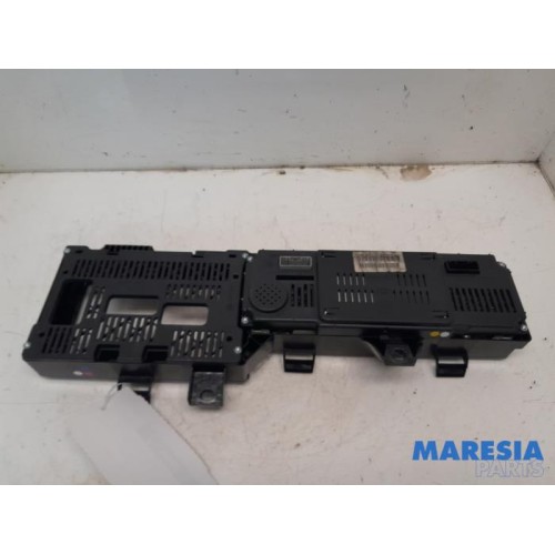 Renault - Scenic - Instrument panel