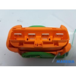 Renault - ZOE - Hybrid service plug