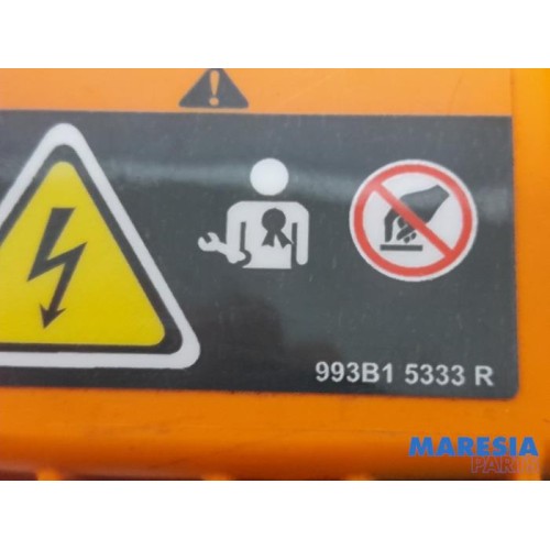 Renault - ZOE - Hybrid service plug