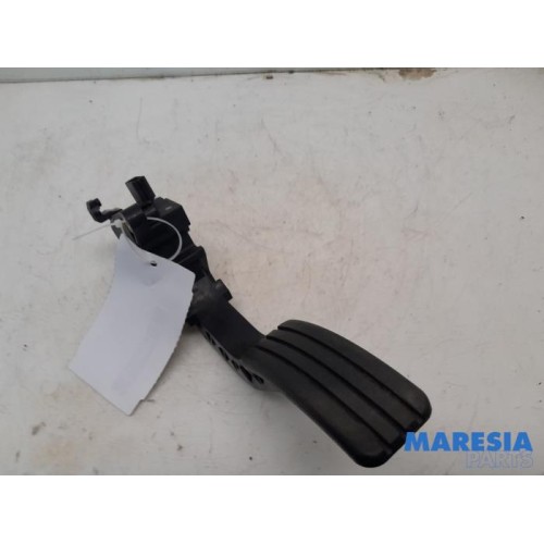 Renault - Scenic - Throttle pedal position sensor