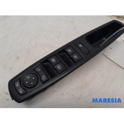 Renault - Scenic - Multi-functional window switch