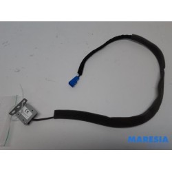 Renault - ZOE - GPS antenna