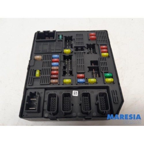 Renault - Scenic - Fuse box