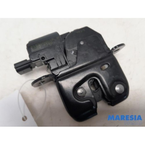 Renault - Scenic - Tailgate lock mechanism