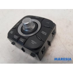Renault - Scenic - Multi-media control unit