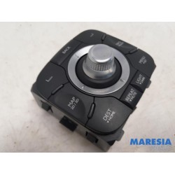 Renault - Scenic - Multi-media control unit