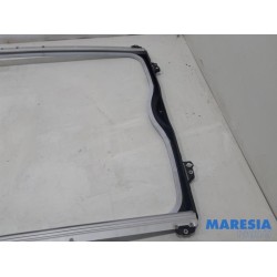 Peugeot - 308 - Sliding headliner mechanism