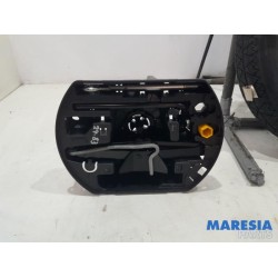 Peugeot - 308 - Krikset + reservewiel