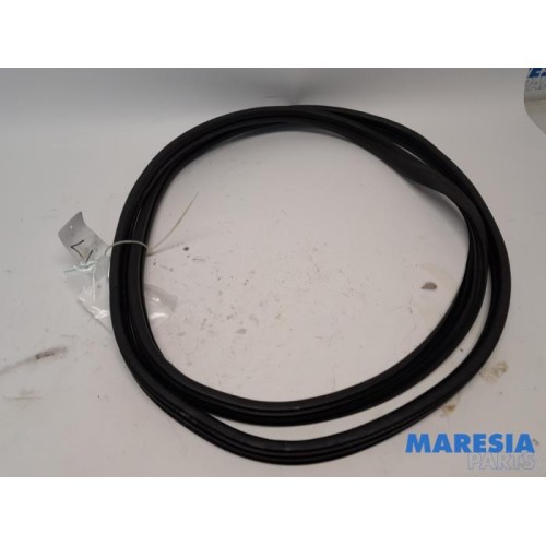 Peugeot - Partner - Door seal 2-door, left