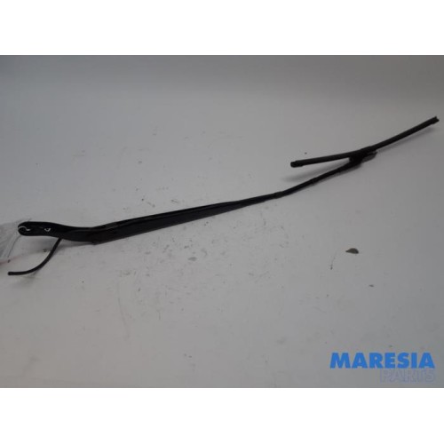 Peugeot - Partner - Front wiper arm