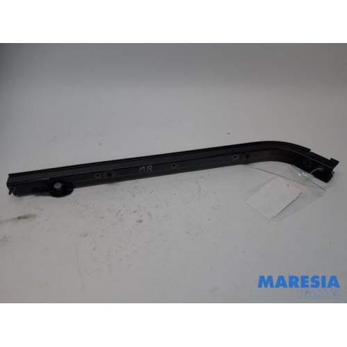 Peugeot - Partner - Sliding door rail, right
