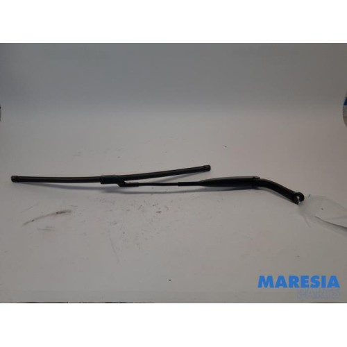 Fiat - Panda - Front wiper arm