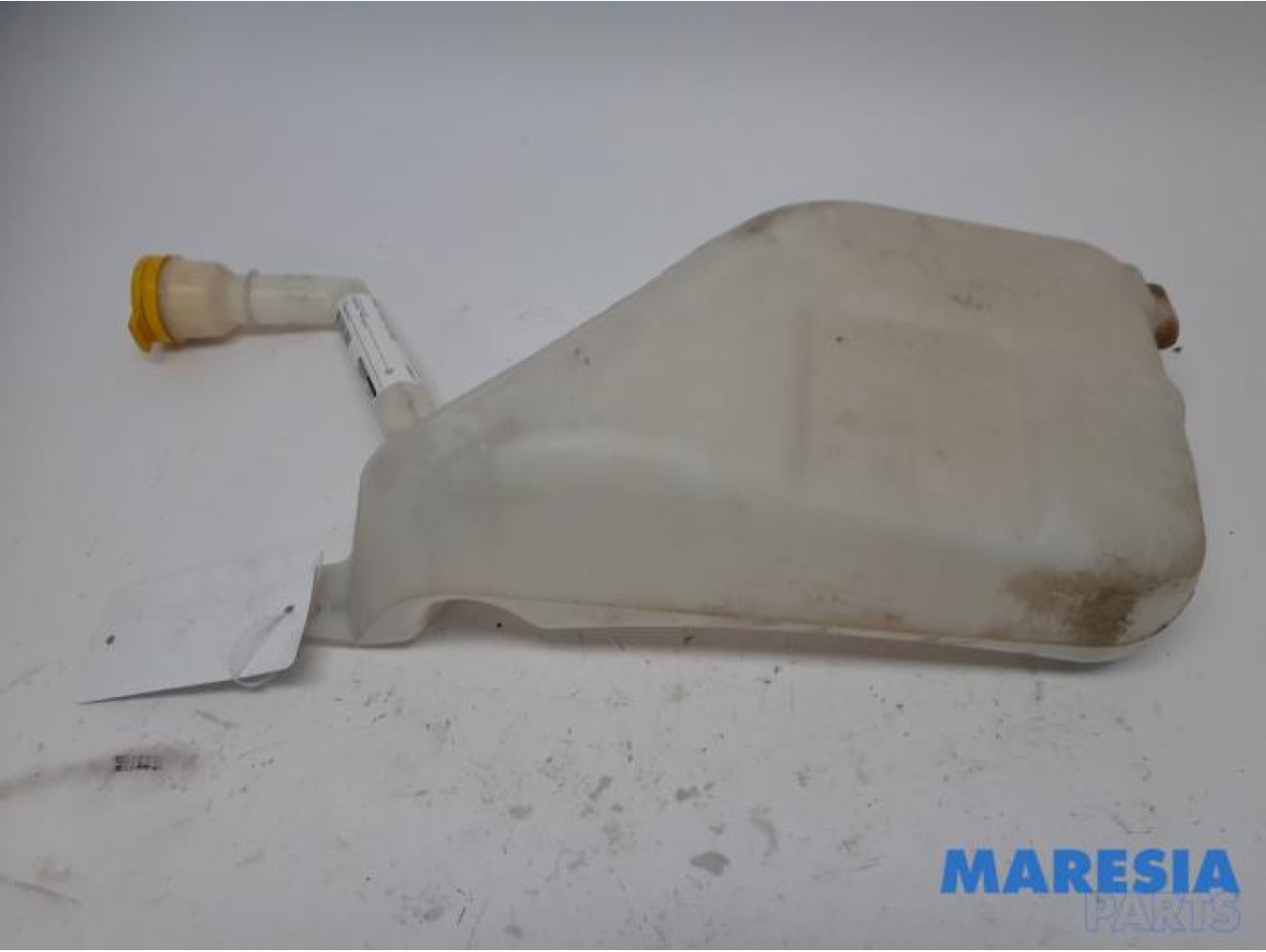 Renault - Scenic - Front windscreen washer reservoir
