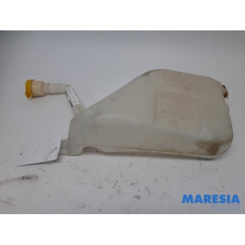 Renault - Scenic - Front windscreen washer reservoir