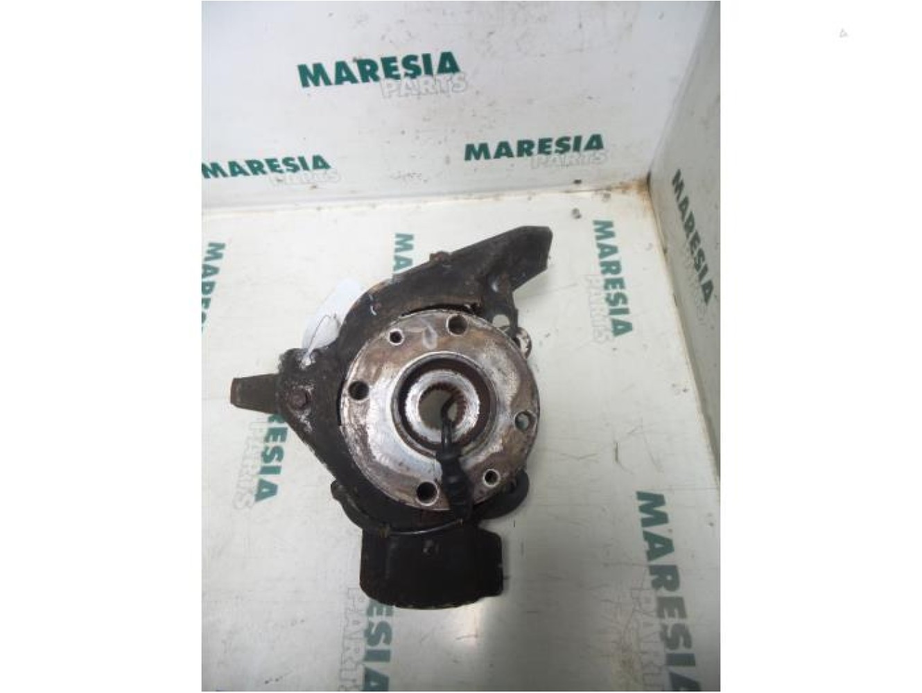 Lancia - Lybra - Knuckle, front right