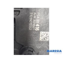Citroen - Berlingo - Sliding door lock mechanism, right