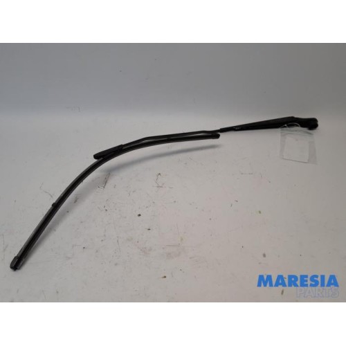 Renault - Scenic - Front wiper arm