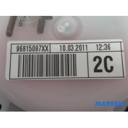 Citroen - Berlingo - Sicherheitsgurt Mitte hinten