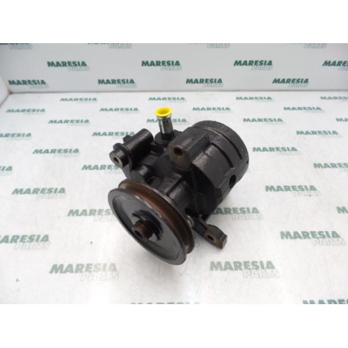 Peugeot - 605 - Power steering pump