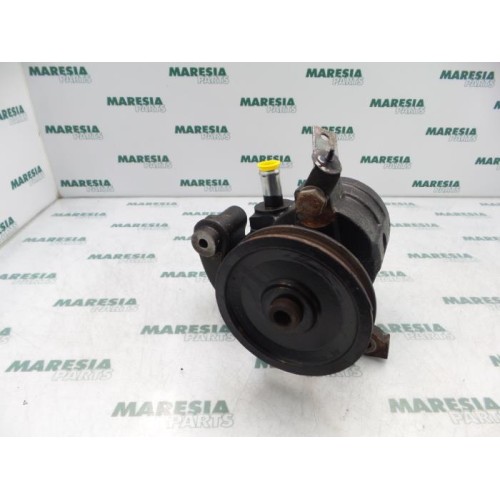 Peugeot - 605 - Power steering pump