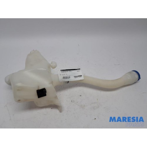 Citroen - Berlingo - Front windscreen washer reservoir