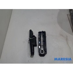 Citroen - Berlingo - Krikset + reservewiel