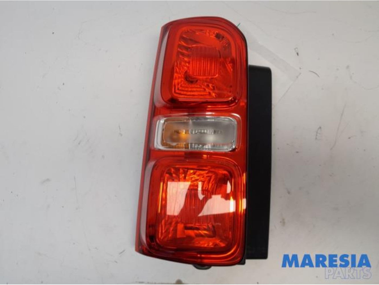 Opel - Vivaro - Achterlicht links