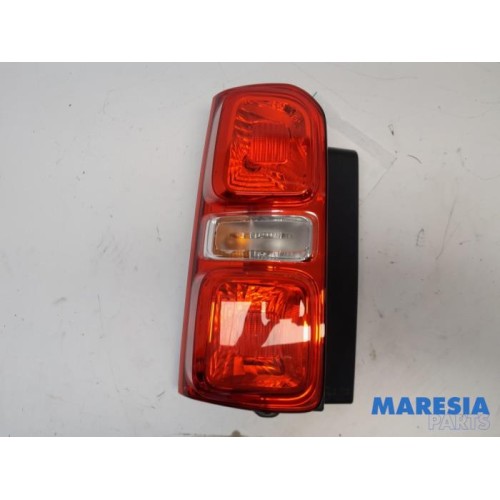 Opel - Vivaro - Achterlicht links