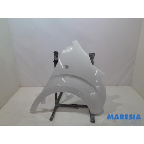 Opel - Vivaro - Front wing, right