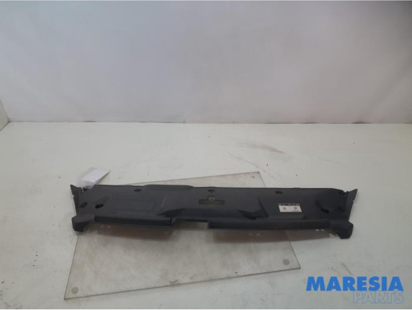 Peugeot - 508 - Front panel
