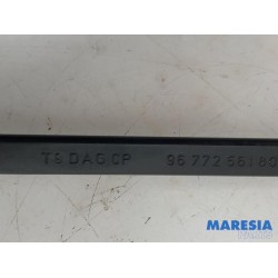 Peugeot - 308 - Front wiper arm