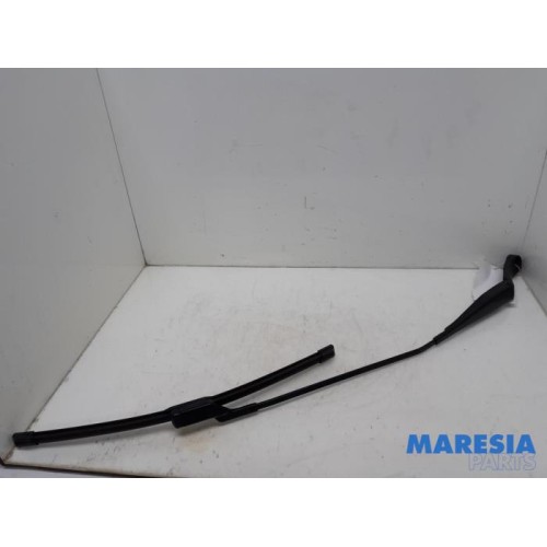 Peugeot - 308 - Front wiper arm