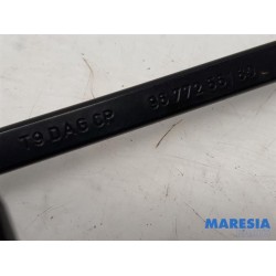 Peugeot - 308 - Front wiper arm