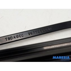 Peugeot - 308 - Front wiper arm
