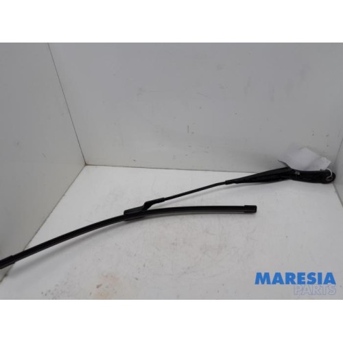 Peugeot - 308 - Front wiper arm