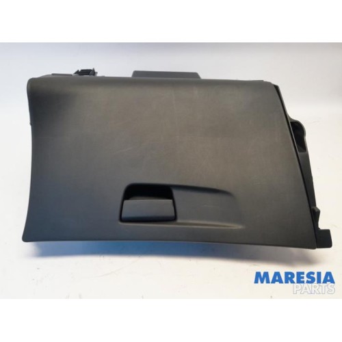 Citroen - Grand C4 Space Tourer - Glovebox