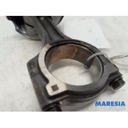 Renault - Trafic - Connecting rod