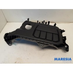 Renault - Trafic - Engine cover