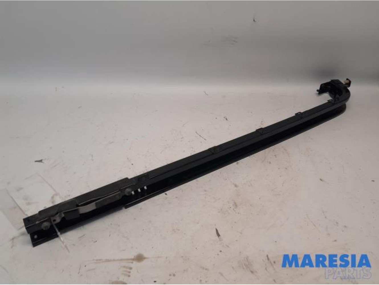 Opel - Vivaro - Sliding door rail, right