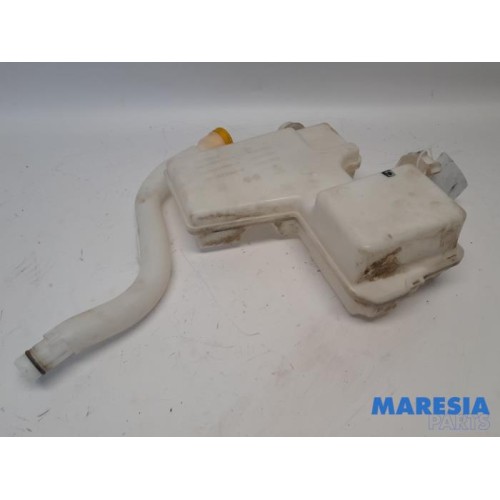 Opel - Vivaro - Front windscreen washer reservoir