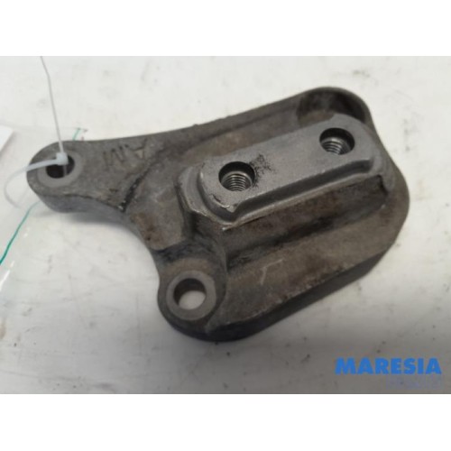 Peugeot - Expert - Gearbox mount