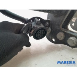 Opel - Vivaro - Towbar