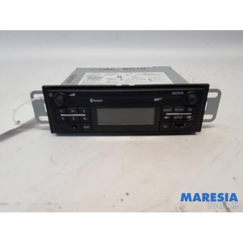 Opel - Vivaro - Radio