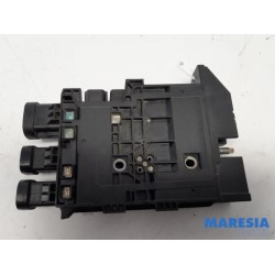 Opel - Vivaro - Voltage regulator