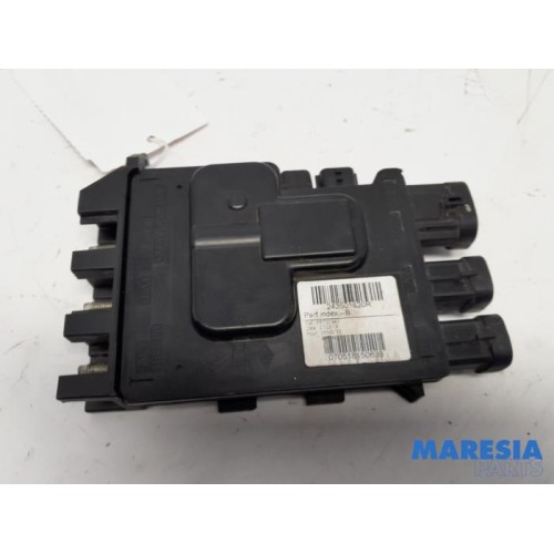 Opel - Vivaro - Voltage regulator