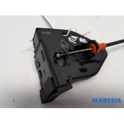 Opel - Vivaro - Minibus/van rear door lock mechanism