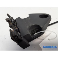 Opel - Vivaro - Minibus/van rear door lock mechanism