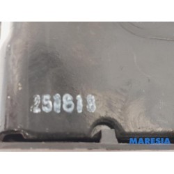 Opel - Vivaro - Minibus/van rear door lock mechanism