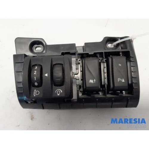 Opel - Vivaro - Height control switch